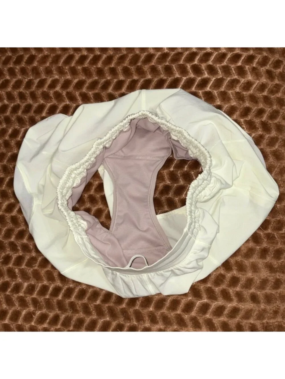 LIKE NEW Lululemon Hotty Hot Low-Rise Lined Shorts 4" Elixir Swift Lined Size 6 - Picture 5 of 9